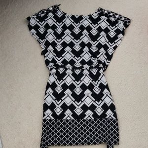 WHBM black/white dress in size xxs